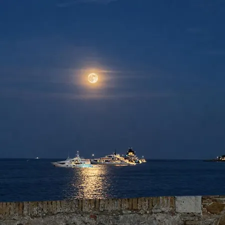 La Cachette D'antibes * Antibes